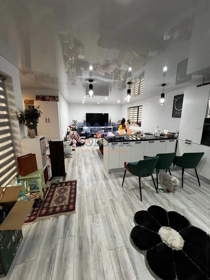 Casă cu 3 camere cu Canalizare în Sud