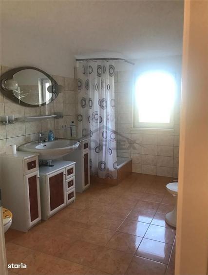 EXCLUSIVITATE ! Casa pe 3 etaje de vanzare in Cenad la pret de apartam - 18