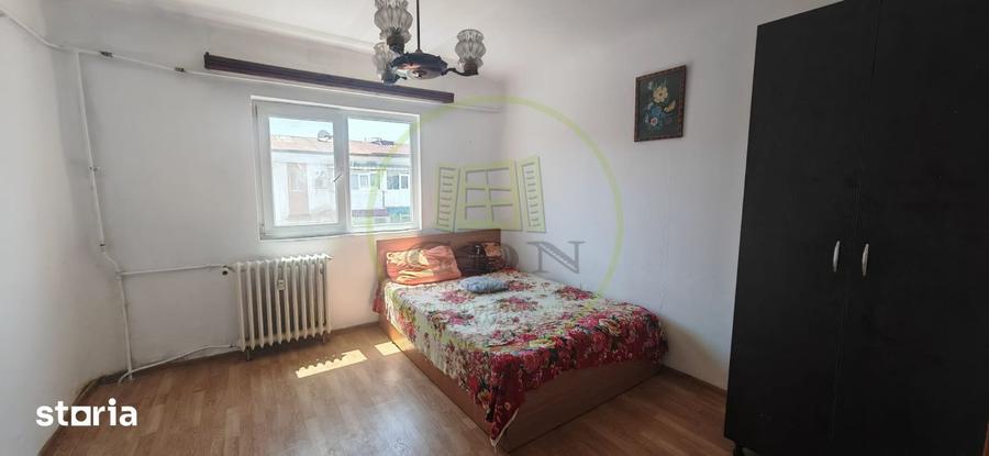 Apartament cu 4 camere decomandat în 1 Mai