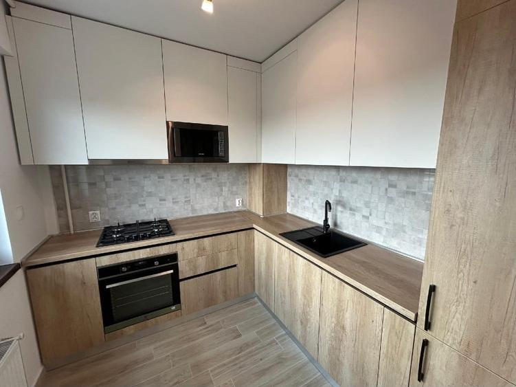 Apartament cu 3 camere semidecomandat, mobilat în Bucureștii Noi