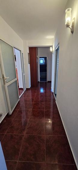 Apartament cu 4 camere decomandat, mobilat în Micro 3