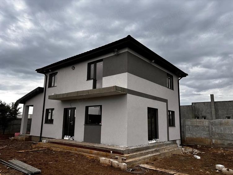 Casă cu Teren 500 Mp în Central