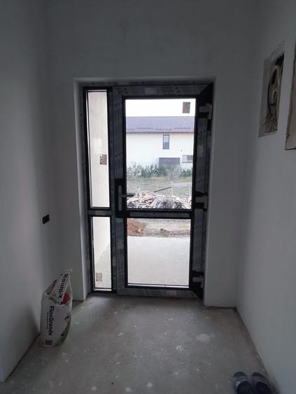 Casă individuală cu 4 camere cu Canalizare în Gulia