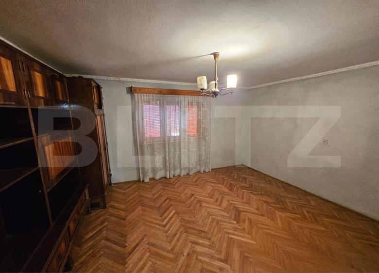 Casă individuală cu 5 camere cu Canalizare în Cugir