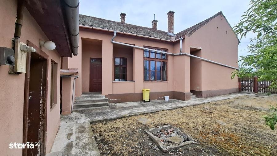 Casă cu 4 camere în Ilia