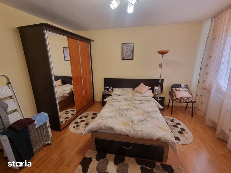 Casă cu 6 camere cu Teren 360 Mp în Ultracentral