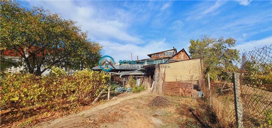 Casă cu 5 camere cu Teren 1800 Mp în Valea Călugărească