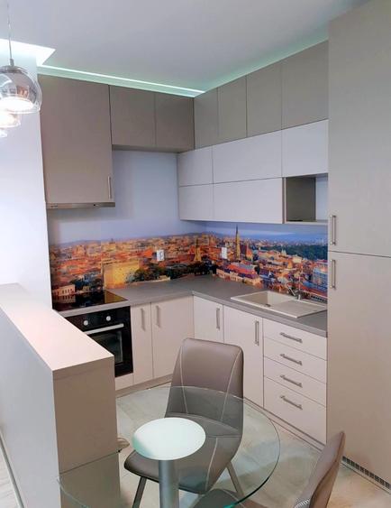 Apartament cu 2 camere semidecomandat, mobilat în Central