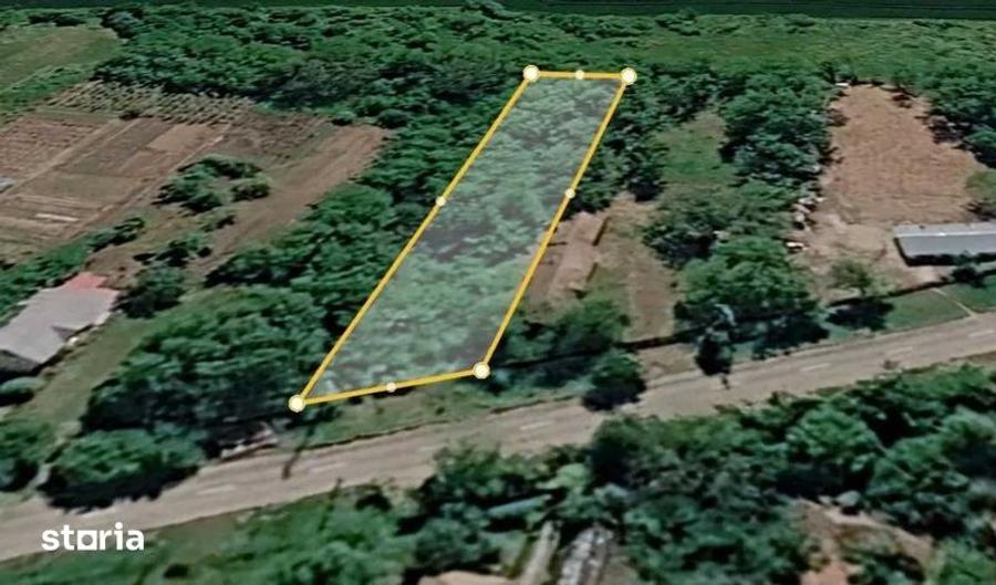 Teren de 900 mp, în Nuci