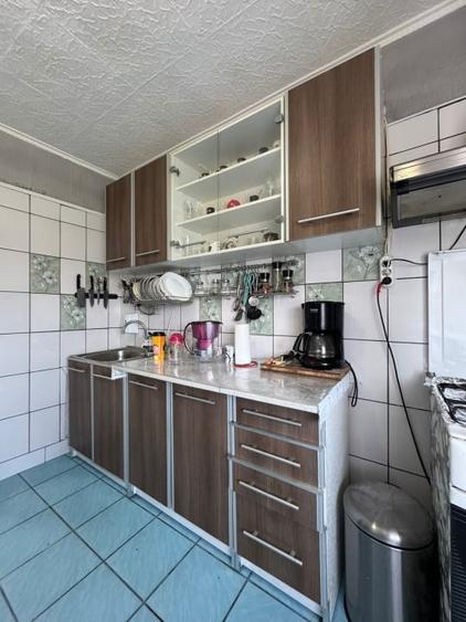 Apartament cu 3 camere decomandat, mobilat în Sebastian
