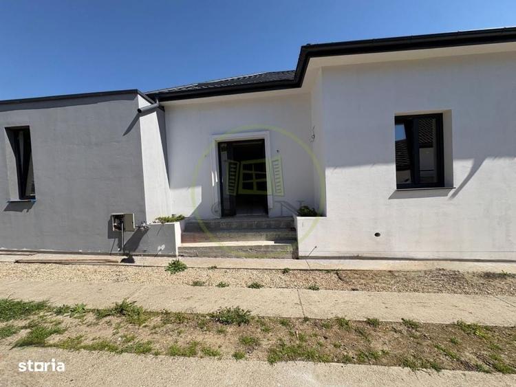 Casă cu 4 camere în Podari