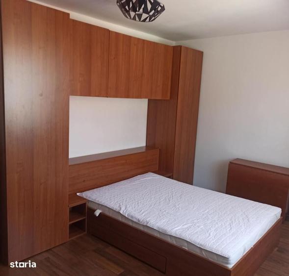 Apartament cu 3 camere semidecomandat, mobilat în Florești
