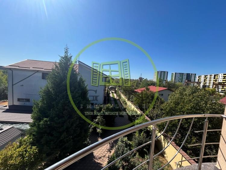 Casă individuală cu 10 camere cu Canalizare în Lăpuș