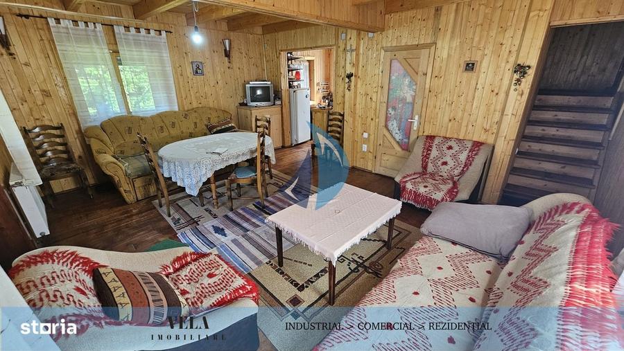 Casă cu 4 camere în Neagra