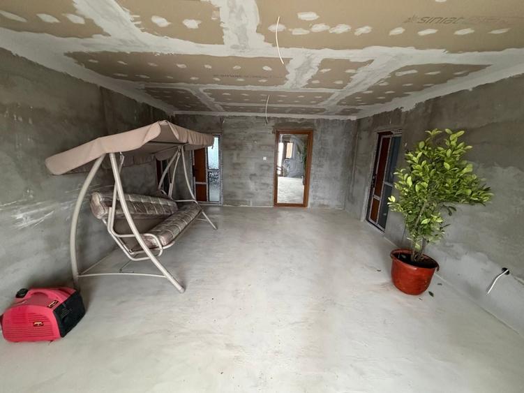Casă cu 4 camere cu Canalizare în Apollo