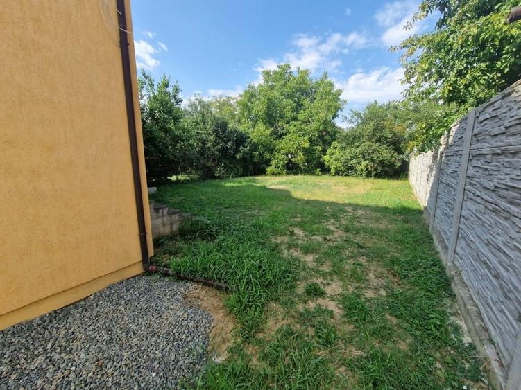 Casă individuală cu 7 camere cu Canalizare în Calea Urseni