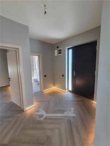 Casă cu 4 camere cu Teren 390 Mp în Miroslava