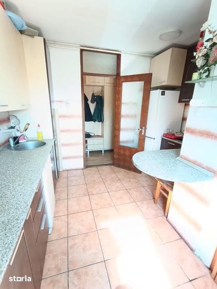 Apartament cu 4 camere decomandat în Micălaca