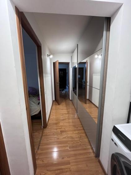 Apartament cu 3 camere decomandat, mobilat în Craiovița Nouă