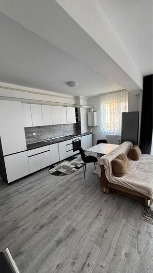 Apartament cu 3 camere semidecomandat în Lunca Cetățuii
