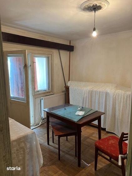 Apartament cu 3 camere decomandat în Sud