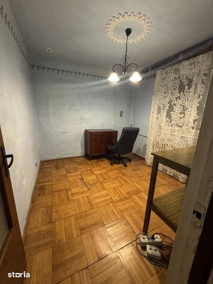 Apartament cu 4 camere în Podgoria
