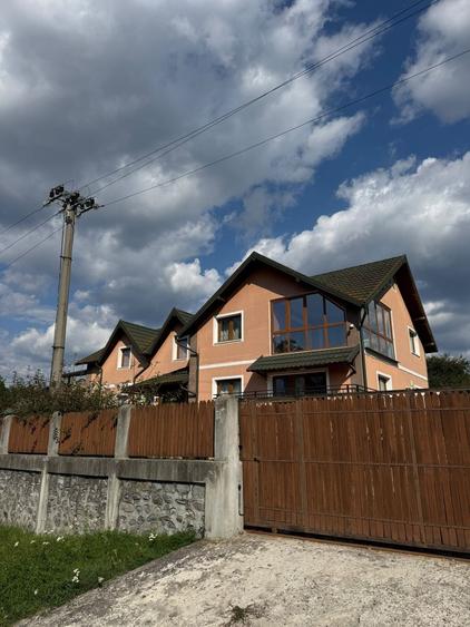 Casă cu 4 camere în Central