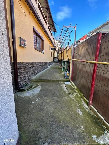 Casă cu 4 camere cu Teren 250 Mp în Călugareni