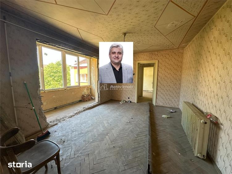 Apartament cu 3 camere semidecomandat în Central