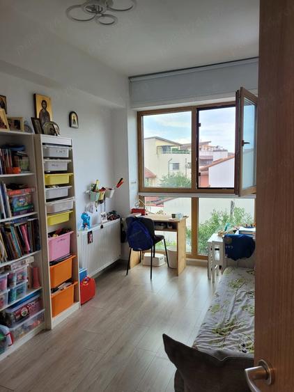 Apartament cu 4 camere decomandat în Dămăroaia