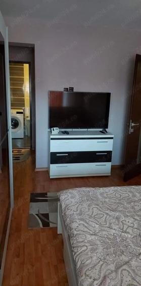 Apartament cu 3 camere decomandat în Florești