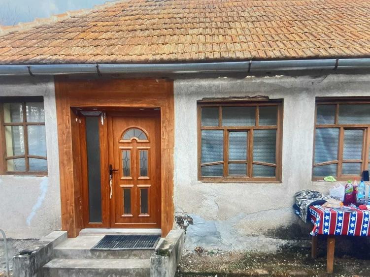 Casă cu 3 camere în Cuied
