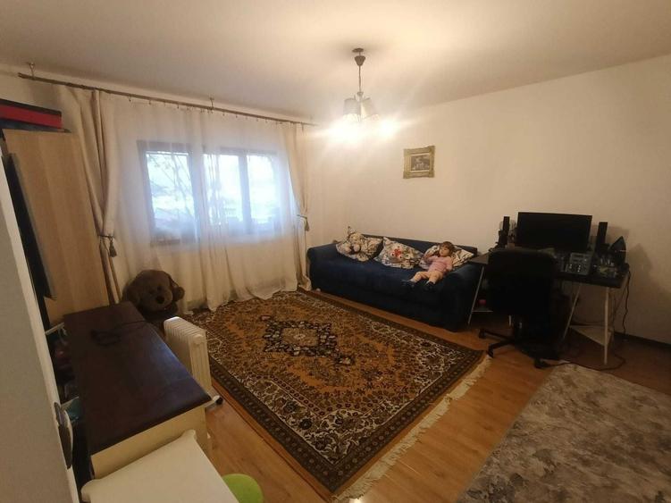 Apartament cu 2 camere decomandat, mobilat în Nerva Traian