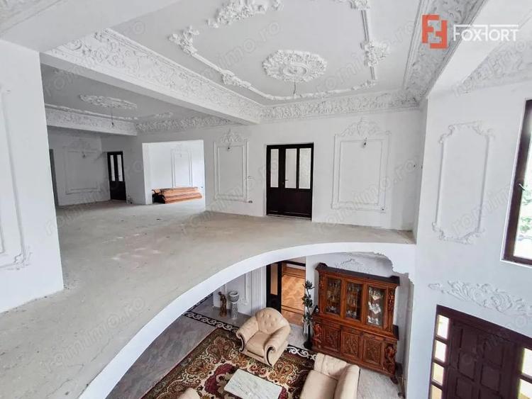 Casă cu 13 camere cu Teren 406 Mp în Recaș