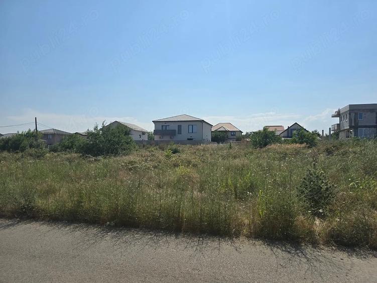 Teren de 770 mp, în Lazu