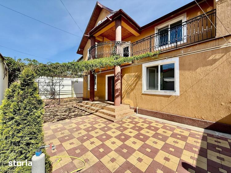 Casă cu 5 camere cu Teren 240 Mp în Apărătorii Patriei
