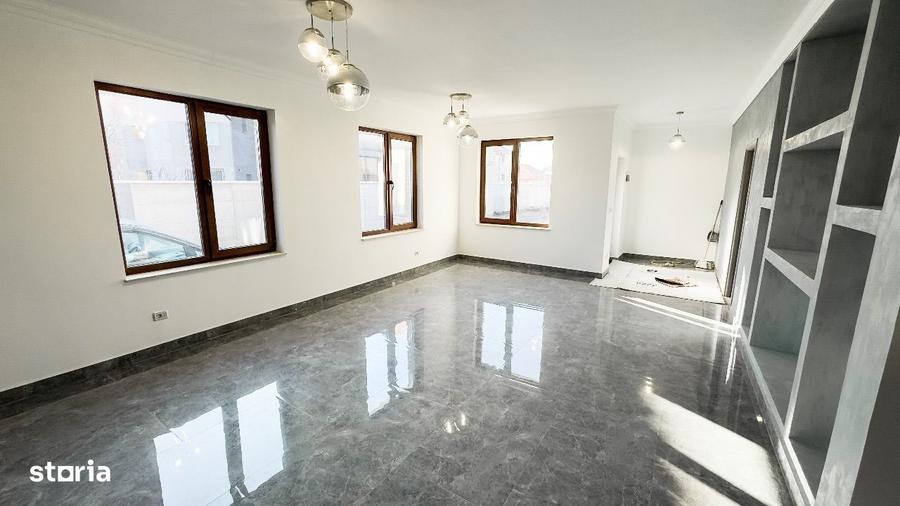 Casă cu 4 camere cu Teren 420 Mp în Costi