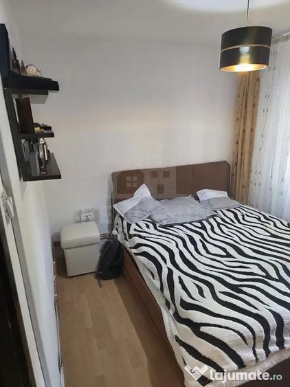 Apartament cu 2 camere semidecomandat în Craiovița Nouă