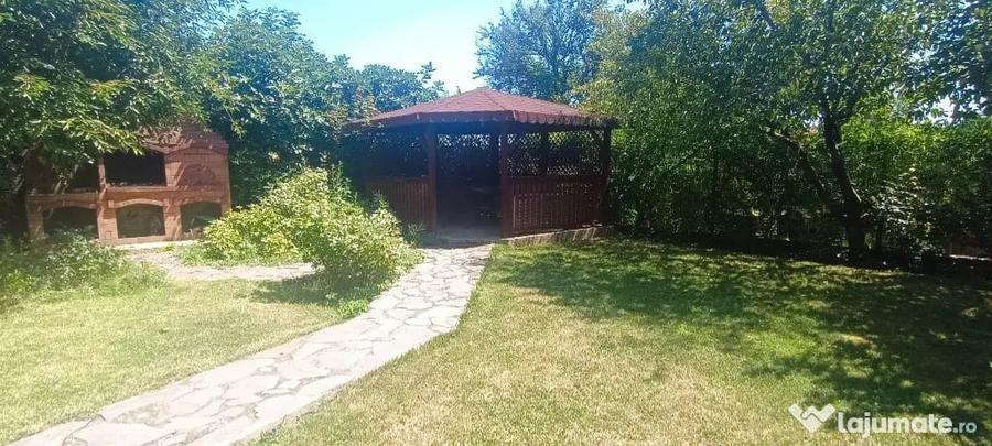Casă cu 4 camere cu Teren 471 Mp în Agigea