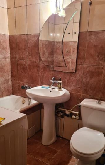 Garsonieră decomandată în Comuna din Paris