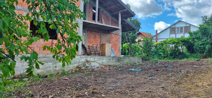 Casă individuală cu 3 camere cu Teren 450 Mp în Nicolina
