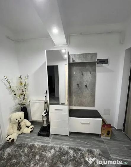 Garsonieră decomandată în Valea Adâncă