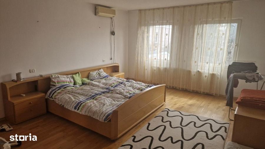 Casă cu 5 camere cu Teren 250 Mp în Chiajna