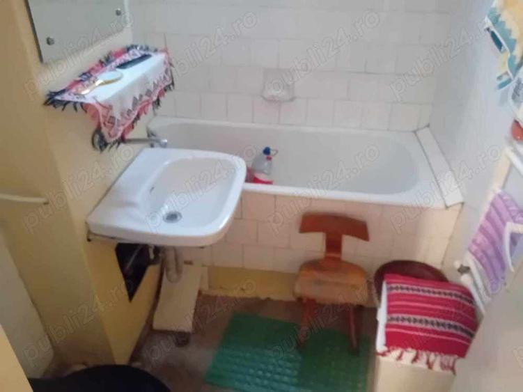 Garsonieră decomandată în Central