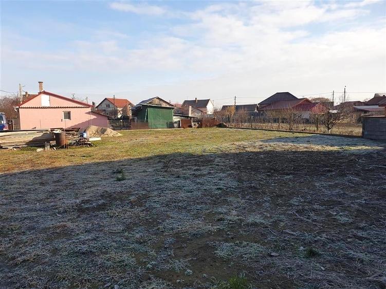 Teren Construcții intravilan de 563 mp, în Borș