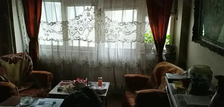 Apartament cu 4 camere decomandat în Central