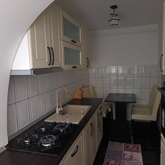Apartament cu 3 camere decomandat în Exterior Vest