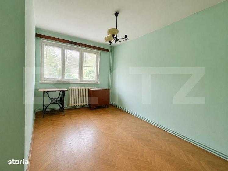 Apartament cu 4 camere decomandat în Central