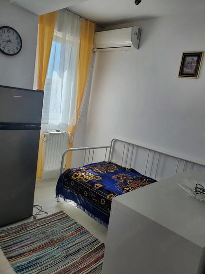 Apartament cu 2 camere semidecomandat în Roșu