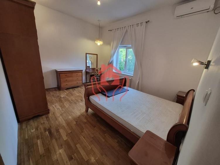 Apartament cu 4 camere semidecomandat, mobilat în P-ța Dorobanți